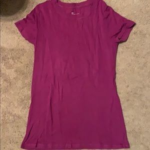 Berry colored gap T-shirt